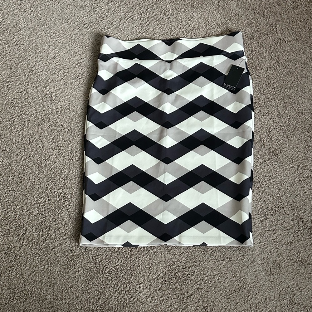 Eloquii Chevron Patterned Neoprene Black and White Skirt